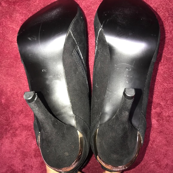 Guess suede booties - brand new! - Picture 8 of 8